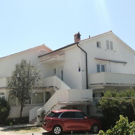 Apartmani Ana I Predrag ロパール エクステリア 写真